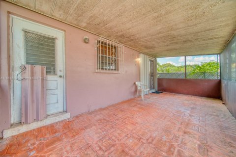 Villa ou maison à vendre à Miami, Floride: 3 chambres, 120.4 m2 № 1898200 - photo 20