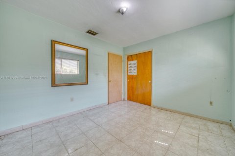 Villa ou maison à vendre à Miami, Floride: 3 chambres, 120.4 m2 № 1898200 - photo 17