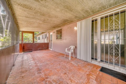 Villa ou maison à vendre à Miami, Floride: 3 chambres, 120.4 m2 № 1898200 - photo 19