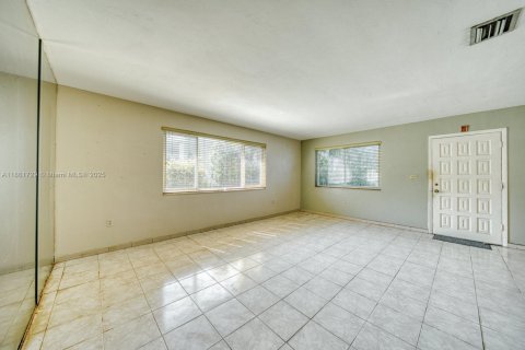 Villa ou maison à vendre à Miami, Floride: 3 chambres, 120.4 m2 № 1898200 - photo 7