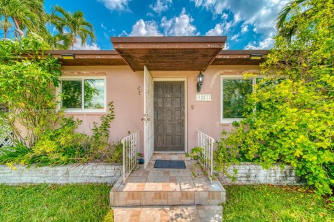 Villa ou maison à vendre à Miami, Floride: 3 chambres, 120.4 m2 № 1898200 - photo 2