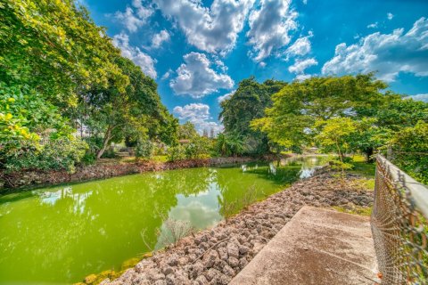 Villa ou maison à vendre à Miami, Floride: 3 chambres, 120.4 m2 № 1898200 - photo 30