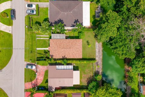 Villa ou maison à vendre à Miami, Floride: 3 chambres, 120.4 m2 № 1898200 - photo 1