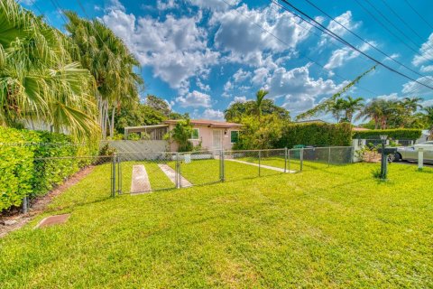 Villa ou maison à vendre à Miami, Floride: 3 chambres, 120.4 m2 № 1898200 - photo 24