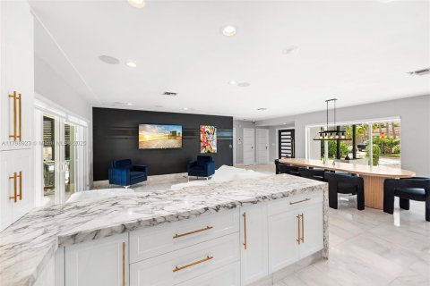 Casa en venta en North Miami Beach, Florida, 3 dormitorios, 201.32 m2 № 1713171 - foto 16