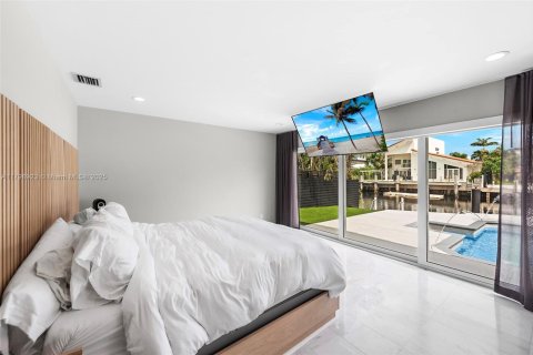 Casa en venta en North Miami Beach, Florida, 3 dormitorios, 201.32 m2 № 1713171 - foto 18