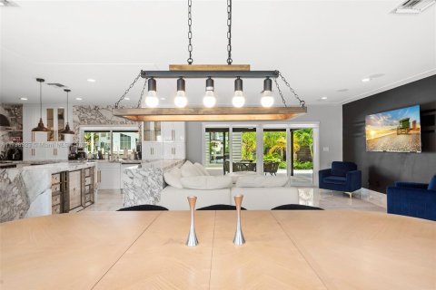 Casa en venta en North Miami Beach, Florida, 3 dormitorios, 201.32 m2 № 1713171 - foto 12