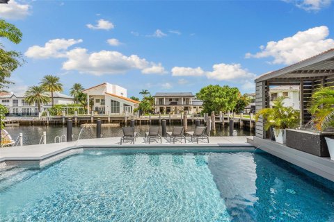 Casa en venta en North Miami Beach, Florida, 3 dormitorios, 201.32 m2 № 1713171 - foto 5