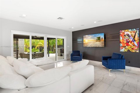 Casa en venta en North Miami Beach, Florida, 3 dormitorios, 201.32 m2 № 1713171 - foto 11