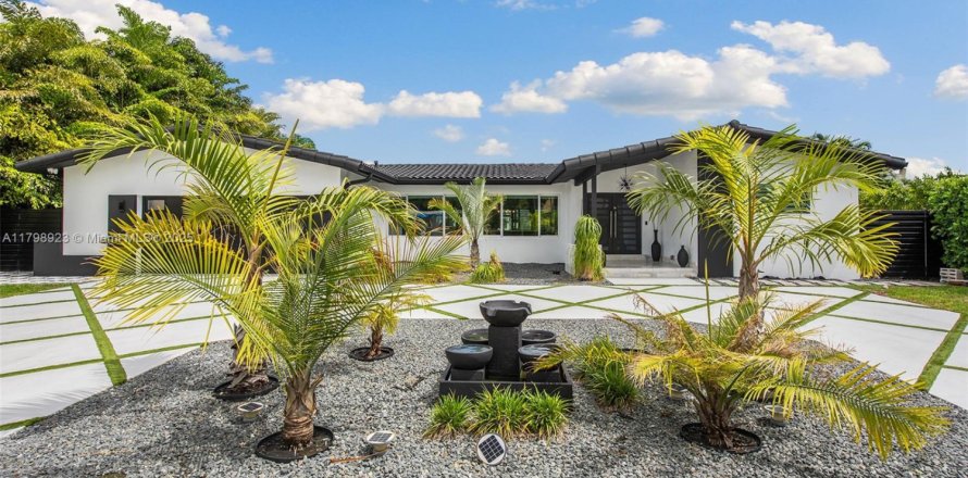 Casa en North Miami Beach, Florida 3 dormitorios, 201.32 m2 № 1713171