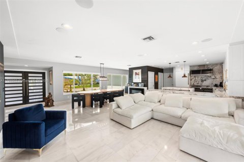 Casa en venta en North Miami Beach, Florida, 3 dormitorios, 201.32 m2 № 1713171 - foto 7