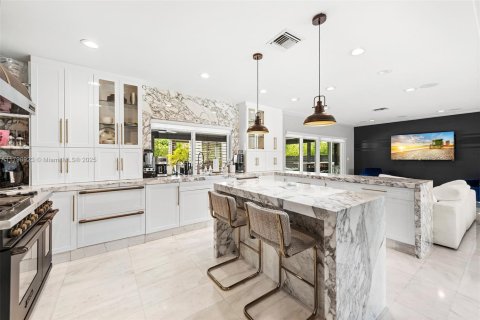 Casa en venta en North Miami Beach, Florida, 3 dormitorios, 201.32 m2 № 1713171 - foto 14