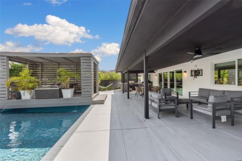 Casa en venta en North Miami Beach, Florida, 3 dormitorios, 201.32 m2 № 1713171 - foto 25