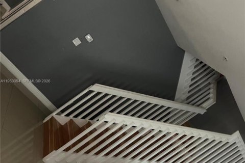 Townhouse in Pembroke Pines, Florida 3 bedrooms, 213.68 sq.m. № 2005870 - photo 16