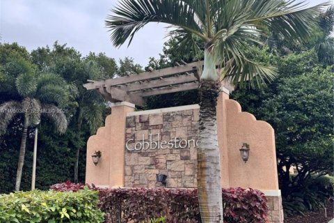 Townhouse in Pembroke Pines, Florida 3 bedrooms, 213.68 sq.m. № 2005870