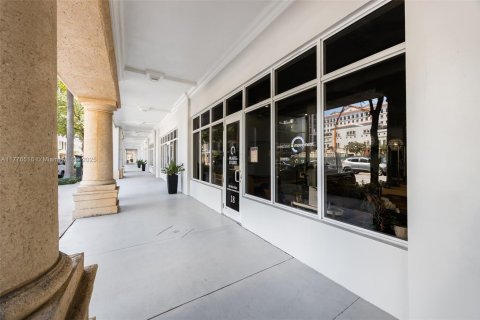 Commercial property in Coral Gables, Florida № 1693516 - photo 6