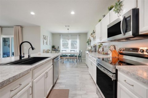 Villa ou maison à vendre à Haines City, Floride: 4 chambres, 183.95 m2 № 2126047 - photo 12