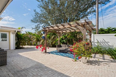 House in Venice, Florida 6 bedrooms, 243.59 sq.m. № 1562996 - photo 28