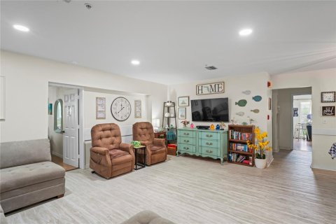 House in Venice, Florida 6 bedrooms, 243.59 sq.m. № 1562996 - photo 5