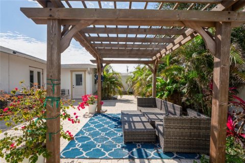 House in Venice, Florida 6 bedrooms, 243.59 sq.m. № 1562996 - photo 29