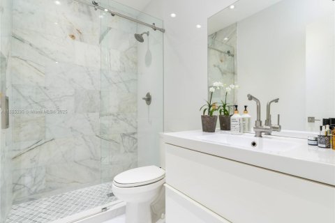 Casa en alquiler en North Miami Beach, Florida, 3 dormitorios, 153.29 m2 № 1932524 - foto 15