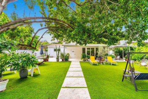 Casa en alquiler en North Miami Beach, Florida, 3 dormitorios, 153.29 m2 № 1932524 - foto 27