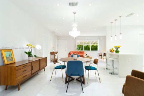 Casa en alquiler en North Miami Beach, Florida, 3 dormitorios, 153.29 m2 № 1932524 - foto 18