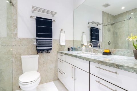 Casa en alquiler en North Miami Beach, Florida, 3 dormitorios, 153.29 m2 № 1932524 - foto 13