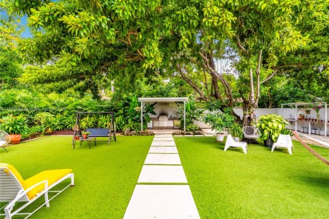 Casa en alquiler en North Miami Beach, Florida, 3 dormitorios, 153.29 m2 № 1932524 - foto 23