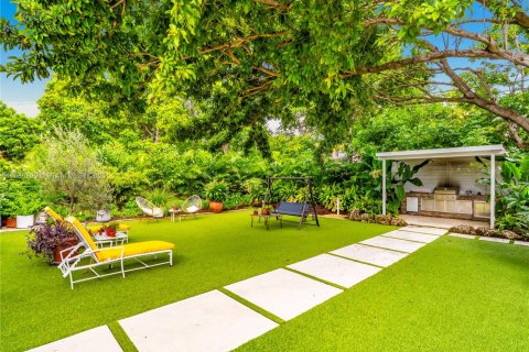 Casa en alquiler en North Miami Beach, Florida, 3 dormitorios, 153.29 m2 № 1932524 - foto 1