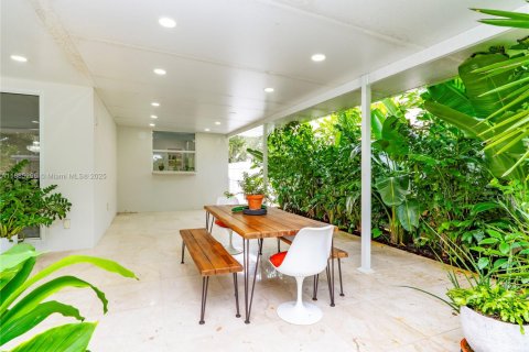 Casa en alquiler en North Miami Beach, Florida, 3 dormitorios, 153.29 m2 № 1932524 - foto 19