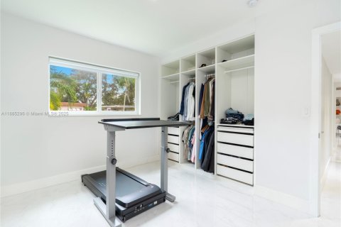 Casa en alquiler en North Miami Beach, Florida, 3 dormitorios, 153.29 m2 № 1932524 - foto 16