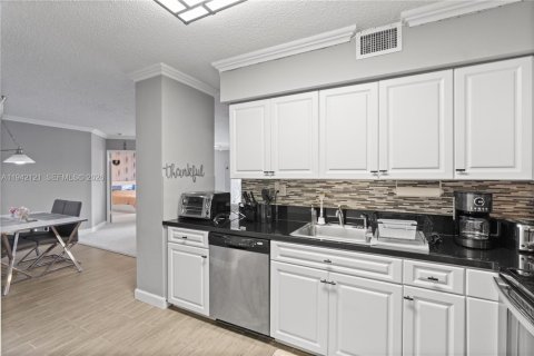 Condominio en venta en Aventura, Florida, 2 dormitorios, 101.36 m2 № 2000728 - foto 7