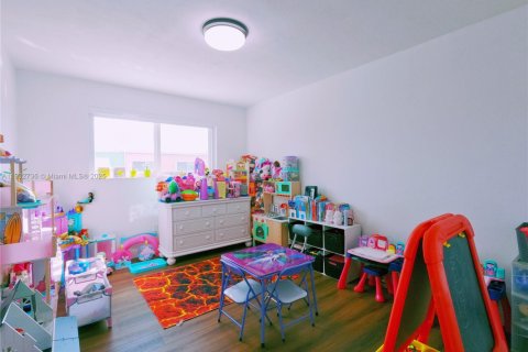 Townhouse in Hialeah, Florida 3 bedrooms, 149.2 sq.m. № 1954211 - photo 23