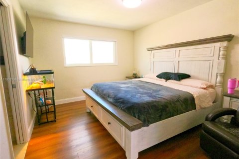 Townhouse in Hialeah, Florida 3 bedrooms, 149.2 sq.m. № 1954211 - photo 29