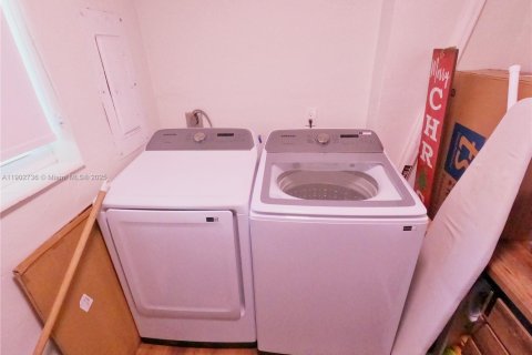 Townhouse in Hialeah, Florida 3 bedrooms, 149.2 sq.m. № 1954211 - photo 19