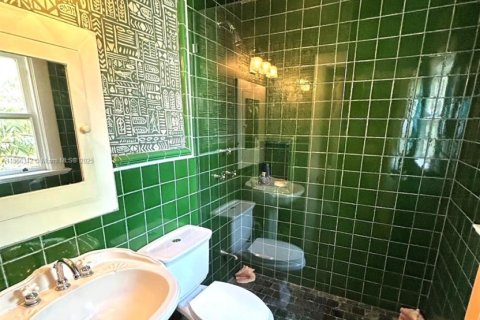 Villa ou maison à louer à Miami, Floride: 4 chambres, 255.3 m2 № 1898164 - photo 18
