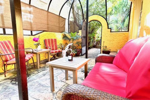 Villa ou maison à louer à Miami, Floride: 4 chambres, 255.3 m2 № 1898164 - photo 5