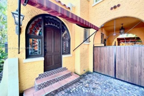 Villa ou maison à louer à Miami, Floride: 4 chambres, 255.3 m2 № 1898164 - photo 7