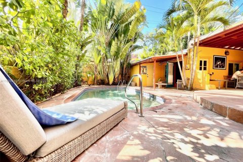 Villa ou maison à louer à Miami, Floride: 4 chambres, 255.3 m2 № 1898164 - photo 3