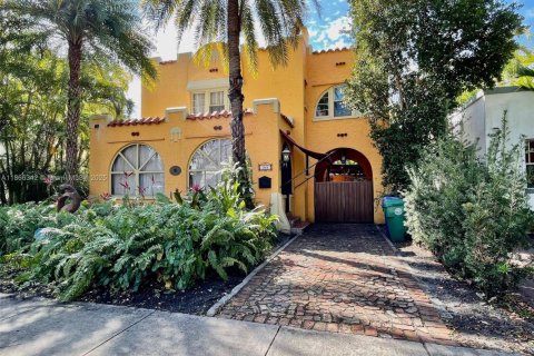 Villa ou maison à louer à Miami, Floride: 4 chambres, 255.3 m2 № 1898164 - photo 2