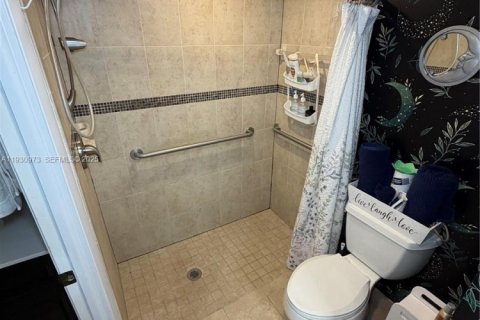 Condominio en venta en Pembroke Pines, Florida, 1 dormitorio, 72.46 m2 № 1989824 - foto 16