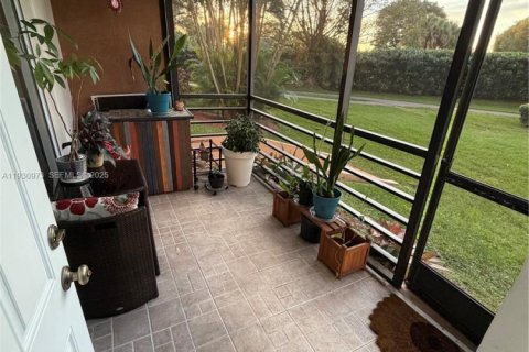 Condominio en venta en Pembroke Pines, Florida, 1 dormitorio, 72.46 m2 № 1989824 - foto 12