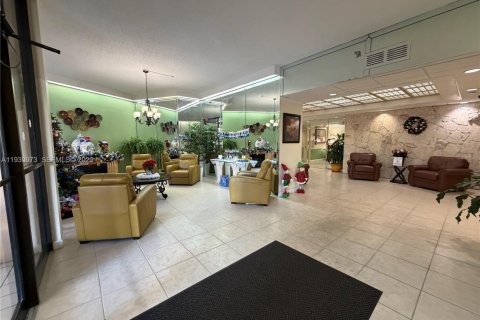 Condominio en venta en Pembroke Pines, Florida, 1 dormitorio, 72.46 m2 № 1989824 - foto 22