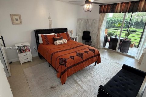 Condominio en venta en Pembroke Pines, Florida, 1 dormitorio, 72.46 m2 № 1989824 - foto 11