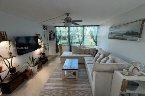 Condominio en venta en Pembroke Pines, Florida, 1 dormitorio, 72.46 m2 № 1989824 - foto 1