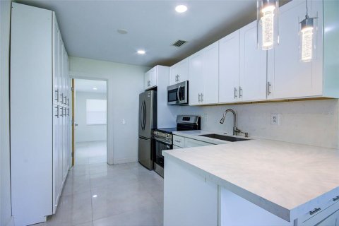 House in Delray Beach, Florida 3 bedrooms, 86.12 sq.m. № 2433609 - photo 20