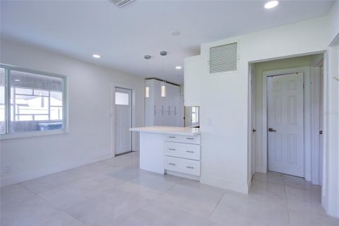 House in Delray Beach, Florida 3 bedrooms, 86.12 sq.m. № 2433609 - photo 12