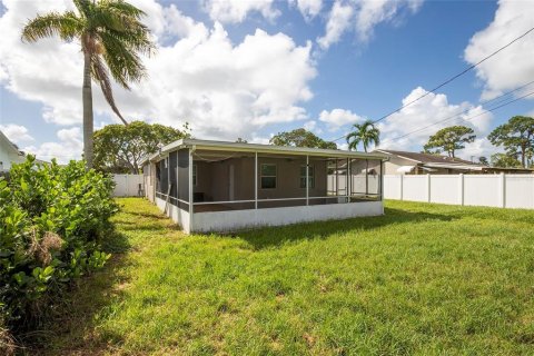 House in Delray Beach, Florida 3 bedrooms, 86.12 sq.m. № 2433609 - photo 8