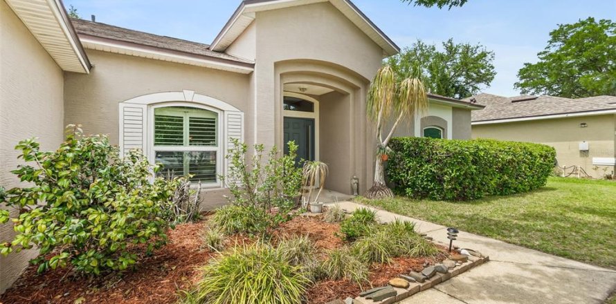 House in Palm Coast, Florida 3 bedrooms, 217.3 sq.m. № 2107565